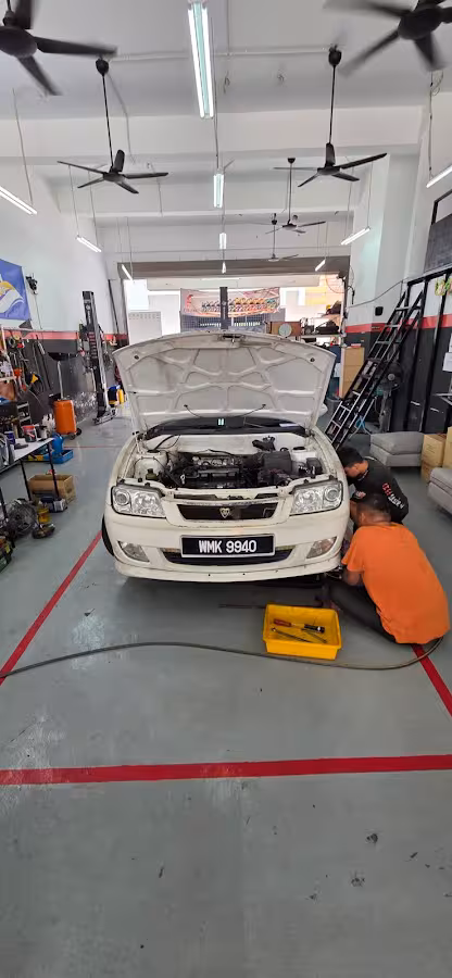 Gambar Bengkel Kereta Puncak Alam (MK Auto)