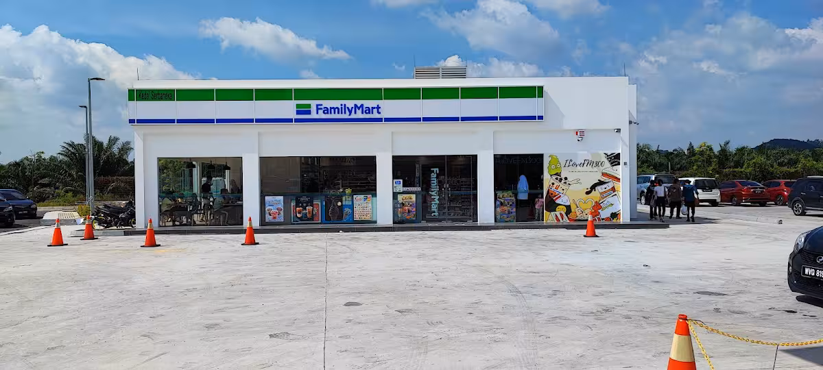 Gambar FamilyMart 0291 Drive-thru Caltex Puncak Alam